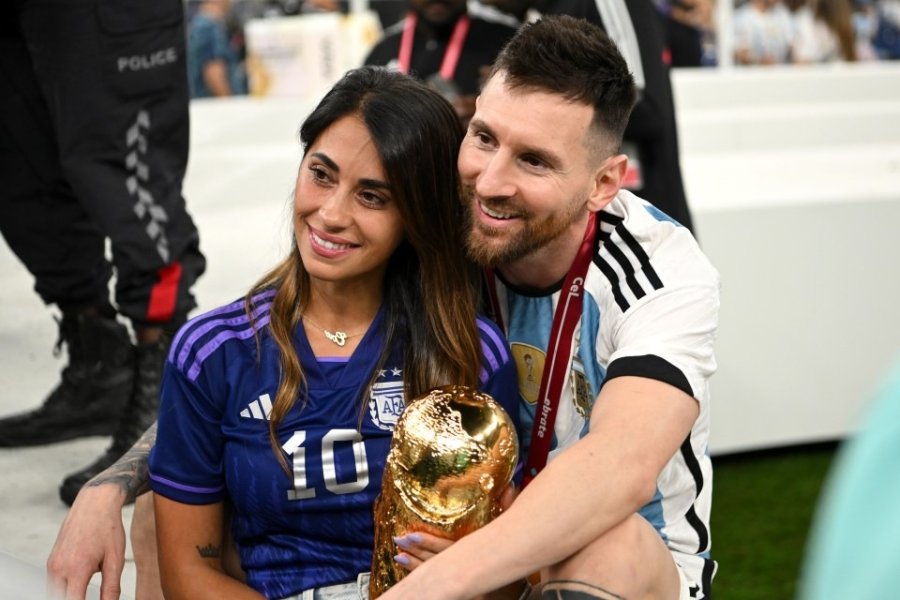 Messi's Wife 